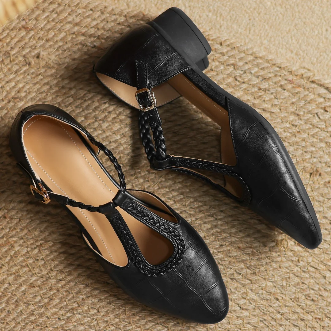 Scarpe in pelle intrecciata