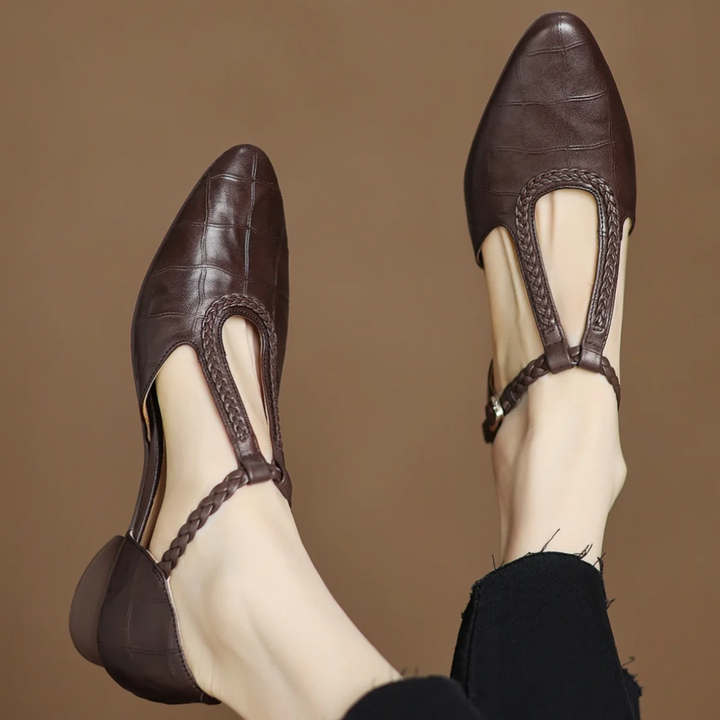 Scarpe in pelle intrecciata