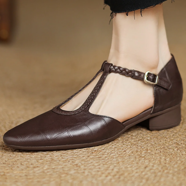 Scarpe in pelle intrecciata