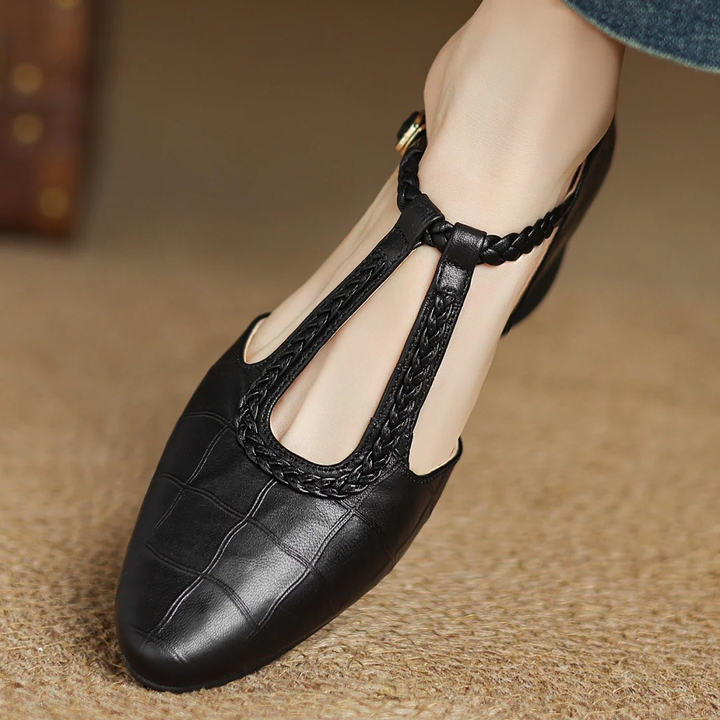 Scarpe in pelle intrecciata