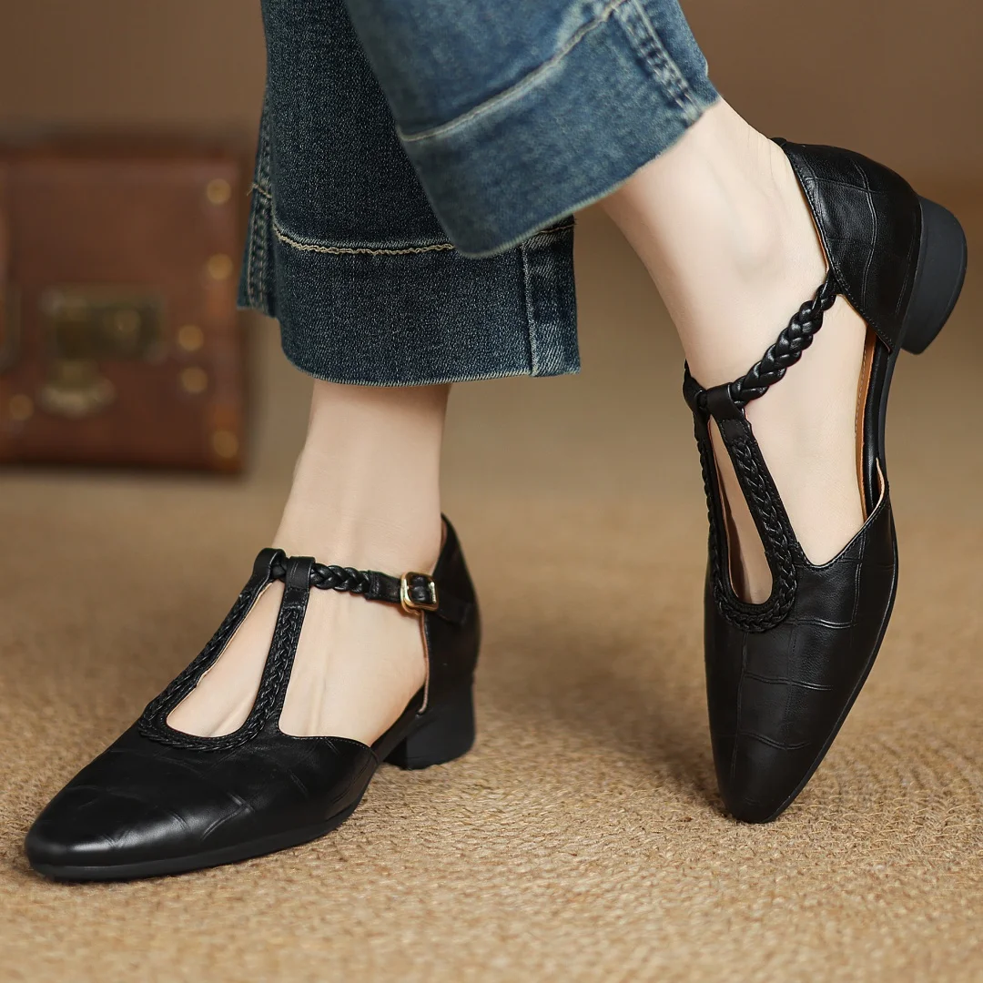 Scarpe in pelle intrecciata