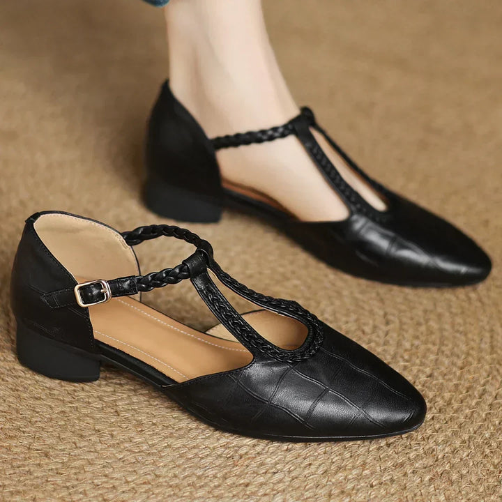 Scarpe in pelle intrecciata