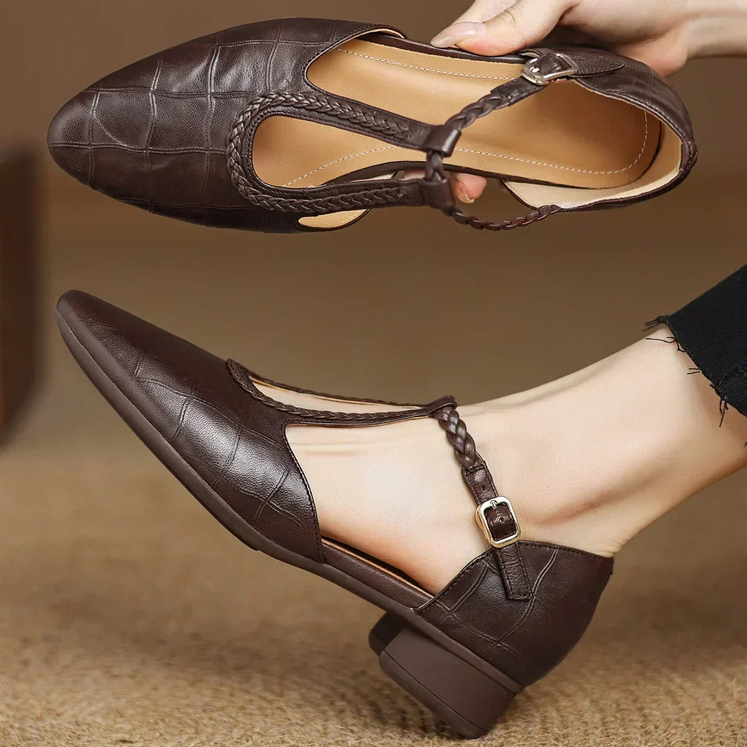 Scarpe in pelle intrecciata