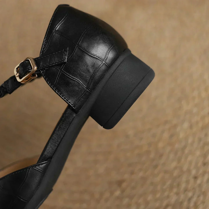 Scarpe in pelle intrecciata